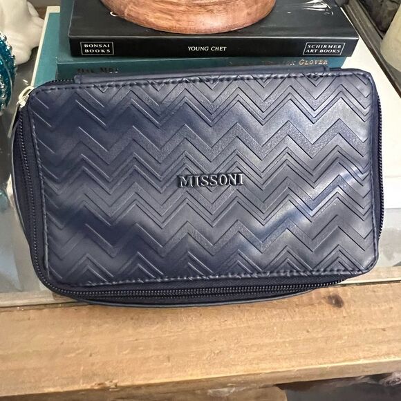 Missoni Delta One Travel First Class Case Toiletry Bag. Like new. - Picture 2 of 6